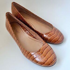 Vionic  Brown Croc-Embossed Hannah Leather Ballet Flat US 6.5 (fits US 6 better)
